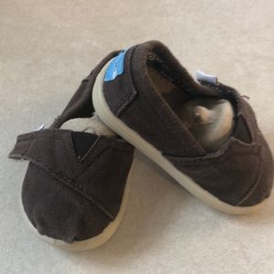 Brown Velcro strap Toms